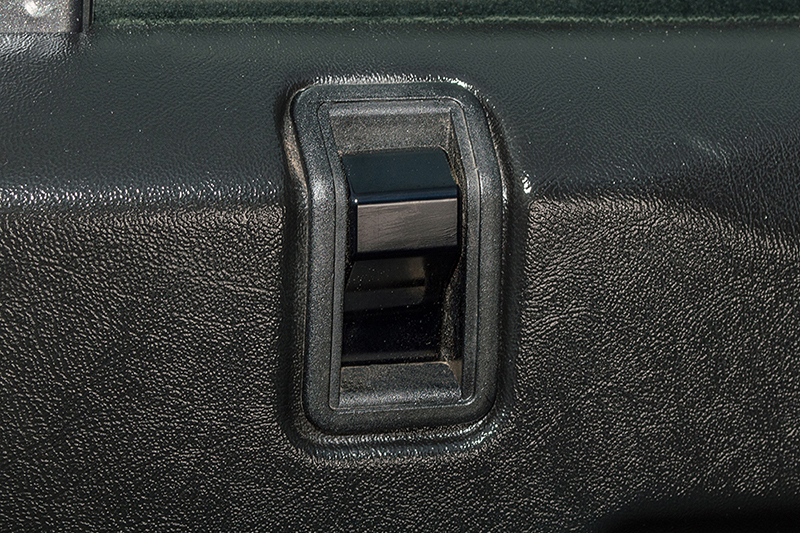 MANETA INTERIOR NEGRA DEFENDER