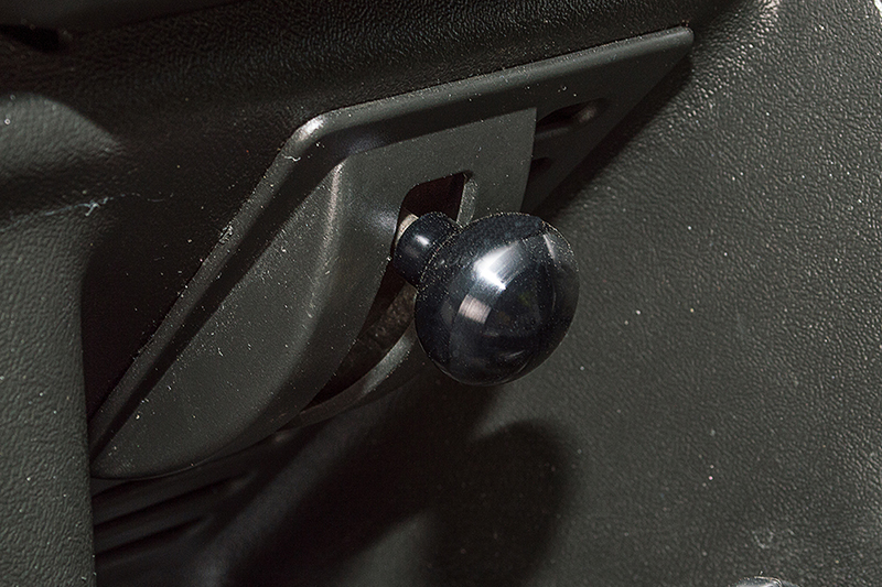POMO DE VENTILACIÓN DEFENDER NEGRO