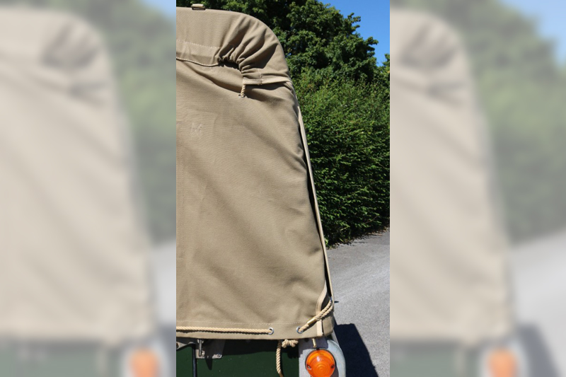 TOLDO COMPLETO CON VENTANA TRASERA